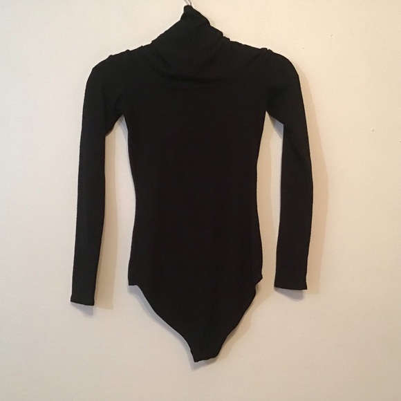 Aritzia Wilfred Free Black Off the Shoulder Long Sleeve Bodysuit - Picture 6 of 6
